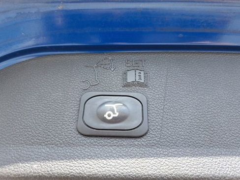 Used 2019 Ford Escape SEL FWD image 12