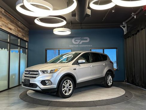 Used 2017 Ford Escape SE w/ SE Cold Weather Package AWD/4WD image 7