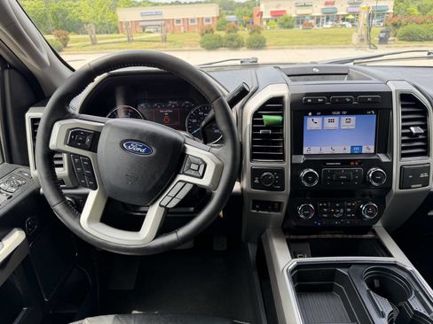 Used 2019 Ford F350 Lariat w/ Lariat Value Package AWD/4WD image 10