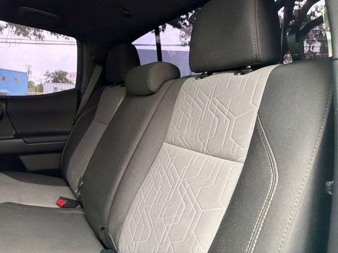 Used 2020 Toyota Tacoma TRD Sport AWD/4WD image 20