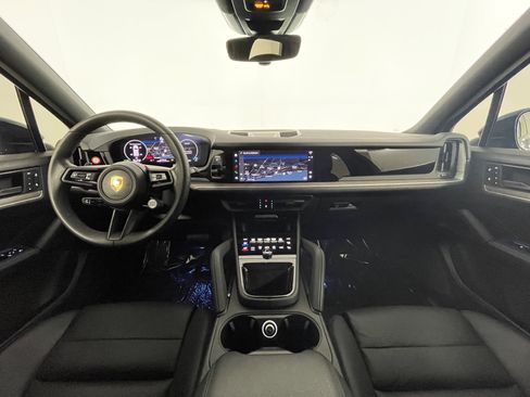 Used 2024 Porsche Cayenne AWD image 13