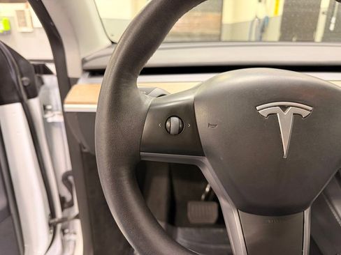 Used 2023 Tesla Model Y Long Range AWD/4WD image 13