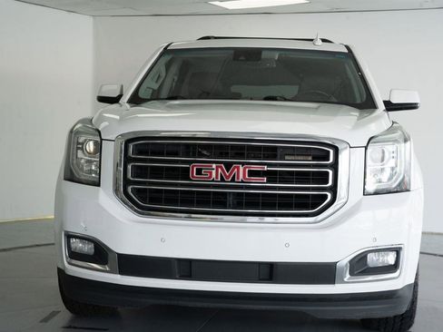 Used 2019 GMC Yukon XL SLT image 2