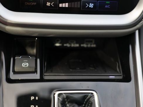 Certified 2023 Subaru Outback Limited image 40