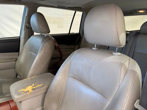 Used 2010 Toyota Highlander Limited FWD image 12