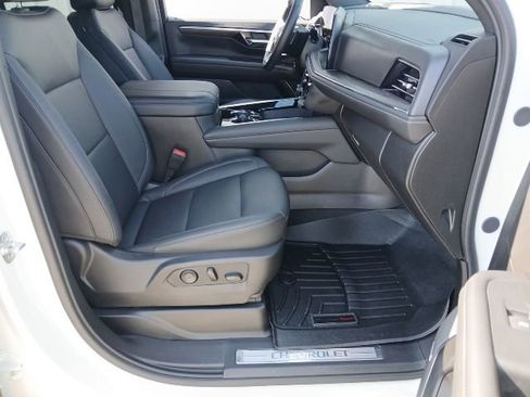 Used 2025 Chevrolet Tahoe Z71 w/ Comfort Package AWD/4WD image 39