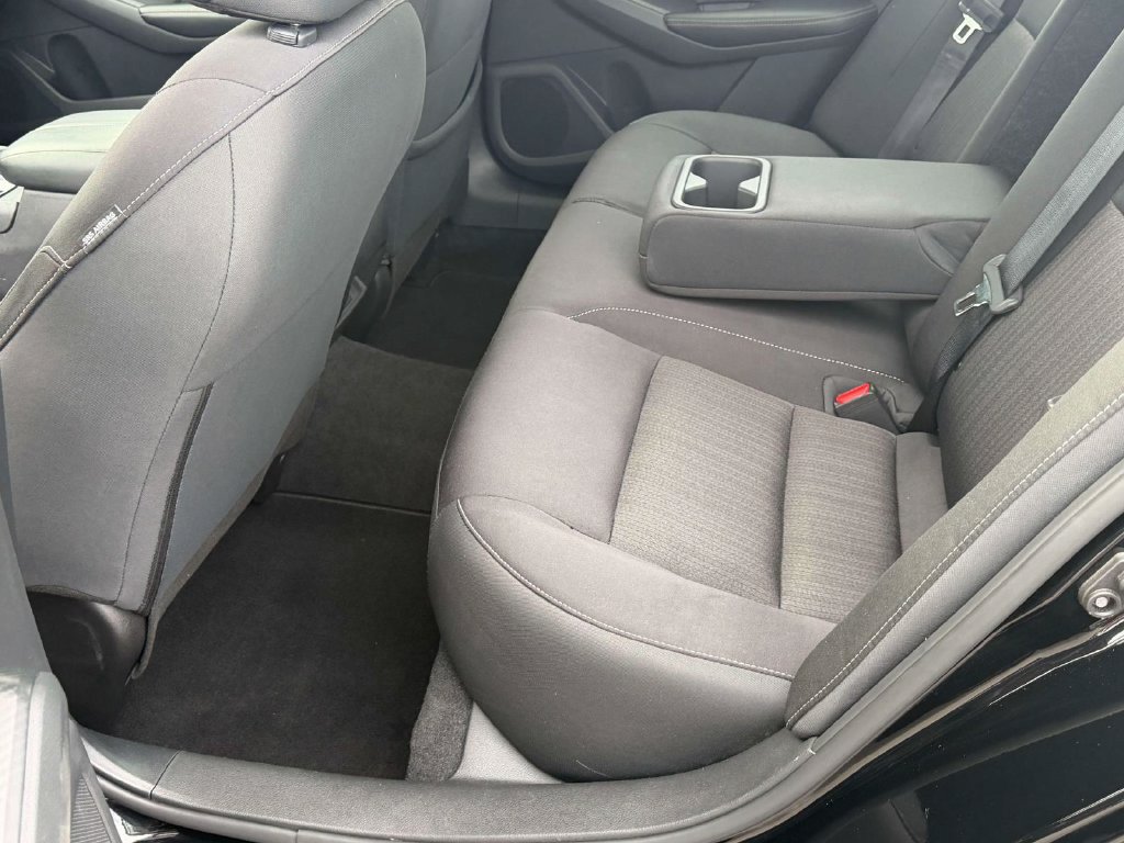Used 2025 Nissan Altima 2.5 SV FWD image 29