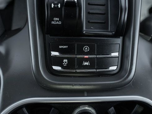 Used 2017 Porsche Cayenne AWD/4WD image 39