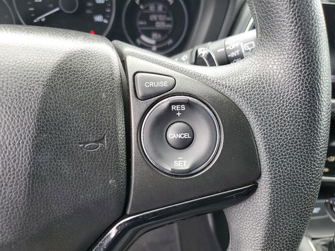 Used 2018 Honda HR-V EX image 21