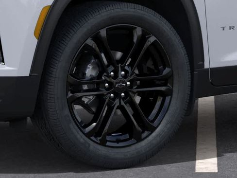 New 2026 Chevrolet Traverse LT w/ LPO, Floor Liner Package FWD image 9
