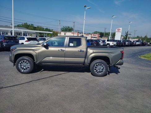 New 2026 Toyota Tacoma Limited AWD/4WD image 4