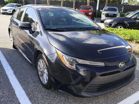 Used 2023 Toyota Corolla LE w/ LE Convenience Package image 6