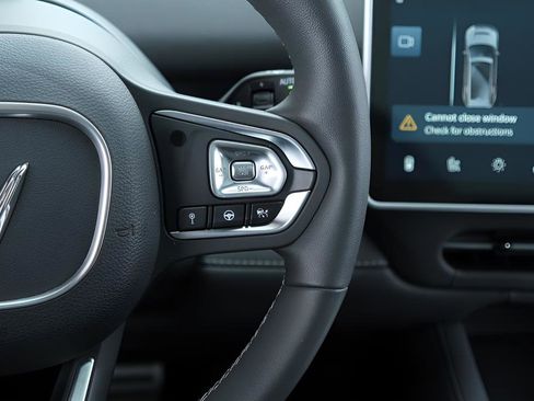 Used 2024 VinFast VF 9 Plus image 12