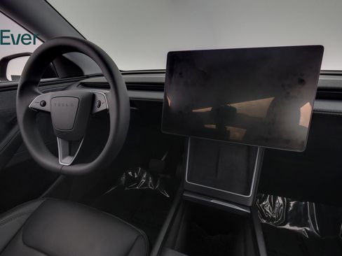Used 2026 Tesla Model Y 2WD image 25