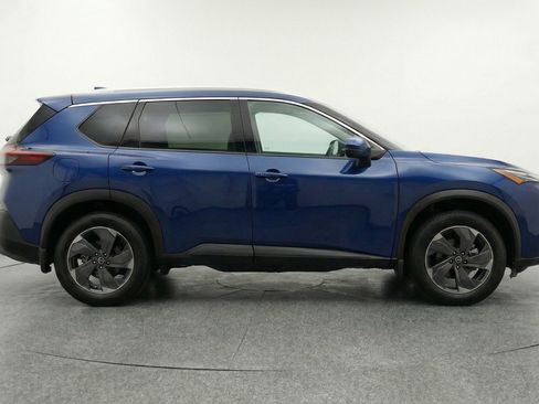Used 2025 Nissan Rogue SV image 11