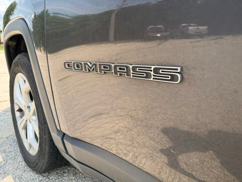 Used 2024 Jeep Compass Latitude AWD/4WD image 19