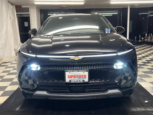 Used 2024 Chevrolet Equinox EV LT FWD image 2