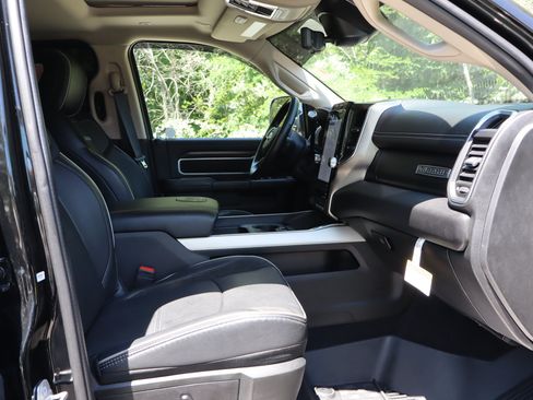 Used 2022 RAM 3500 Laramie AWD/4WD image 23