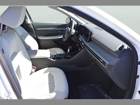 New 2026 Hyundai Sonata SE FWD image 14