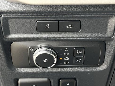 Used 2022 Ford Expedition XLT image 25