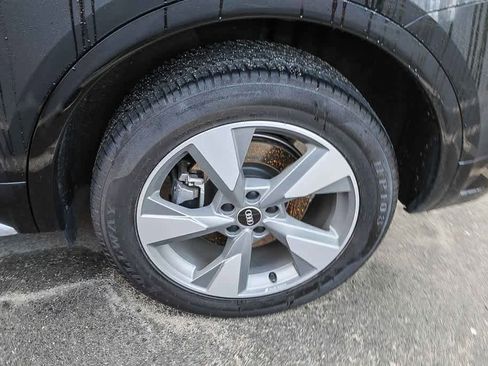 Used 2023 Audi Q5 2.0T Premium w/ Convenience Package image 9