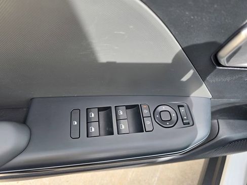 Used 2025 Kia K4 FWD image 24