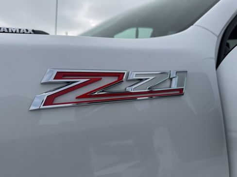 Used 2022 Chevrolet Silverado 3500 LT image 39