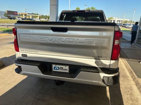 Used 2022 Chevrolet Silverado 1500 Custom RWD image 4