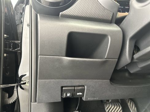 Used 2021 Nissan Kicks SV FWD image 18