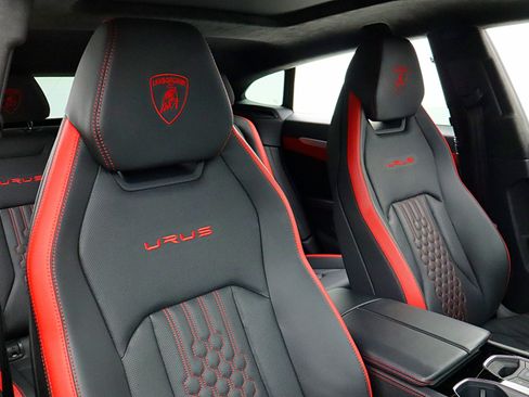 Used 2024 Lamborghini Urus S AWD/4WD image 30