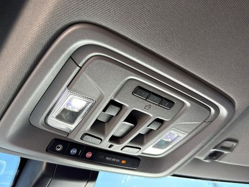 Used 2022 GMC Sierra 2500 Denali w/ Denali Black Diamond Edition image 23