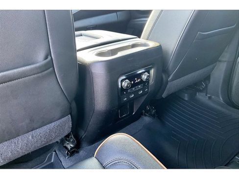 Used 2022 GMC Yukon AT4 w/ AT4 Premium Plus Package AWD/4WD image 12