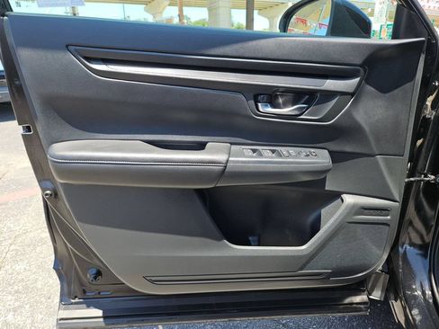 Used 2025 Honda CR-V LX image 14