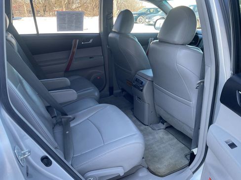 Used 2010 Toyota Highlander Limited image 34