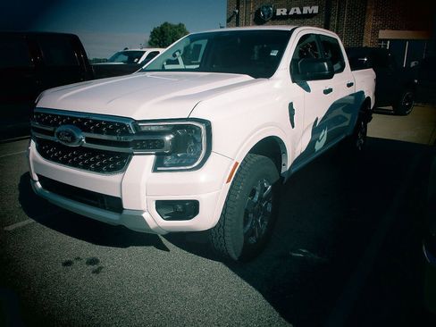 New 2025 Ford Ranger XLT w/ FX4 Off-Road Package AWD/4WD image 3