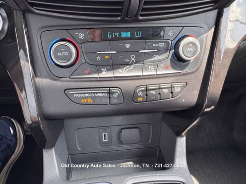 Used 2018 Ford Escape Titanium w/ Ford Safe & Smart Package AWD/4WD image 36