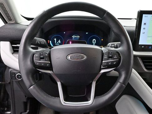 Used 2025 Ford Explorer Platinum w/ Ultimate Package AWD/4WD image 15