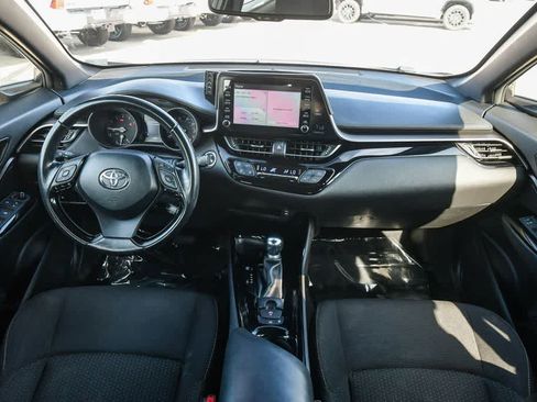 Used 2019 Toyota C-HR XLE FWD image 15