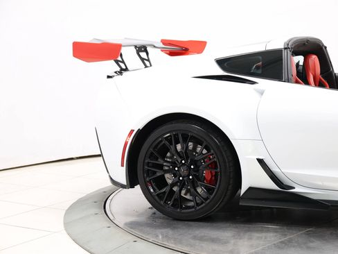 Used 2016 Chevrolet Corvette Z06 w/ 3LZ Preferred Equipment Group RWD image 76