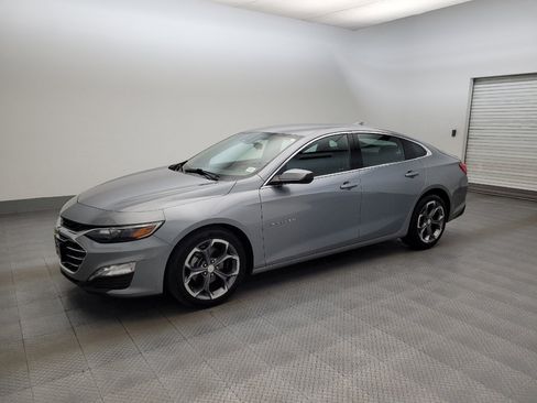 Used 2023 Chevrolet Malibu LT FWD image 2