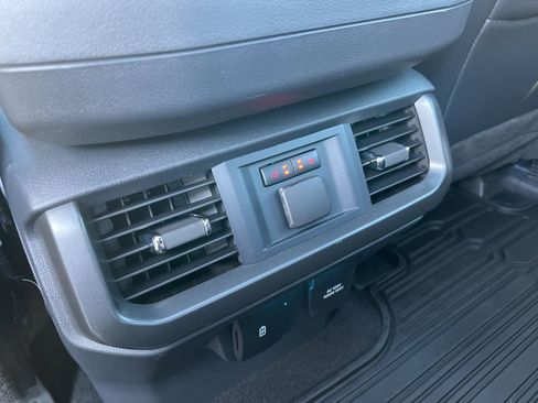 Used 2024 Ford F150 Lariat w/ Equipment Group 502A High image 18