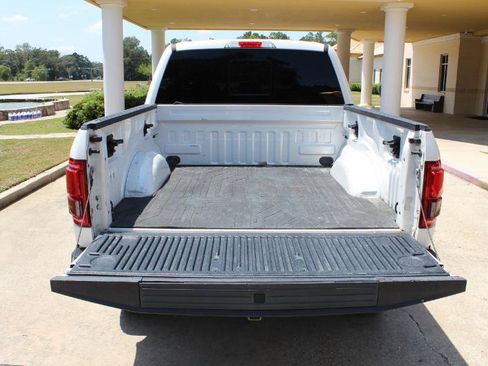 Used 2017 Ford F150 Platinum w/ Equipment Group 701A Luxury AWD/4WD image 20