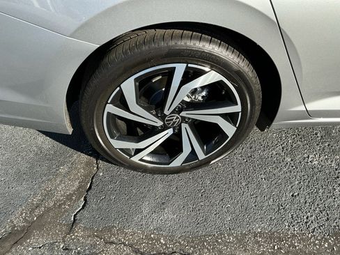 Used 2026 Volkswagen Jetta SEL FWD image 22