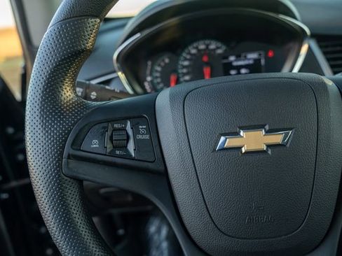 Used 2020 Chevrolet Trax LT image 22