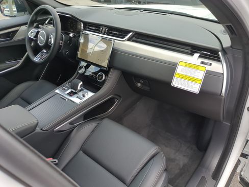 New 2026 Jaguar F-PACE R-Dynamic S image 13