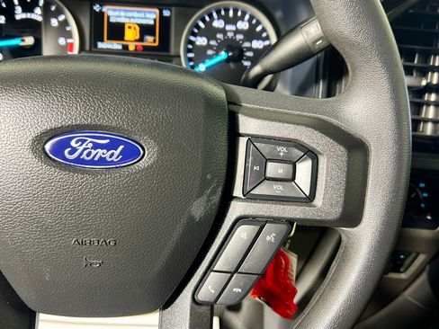 Used 2022 Ford F250 XL w/ Power Equipment Group image 19