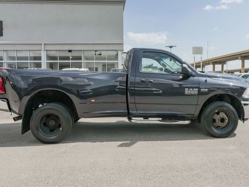 Used 2016 RAM 3500 Tradesman w/ Chrome Appearance Group image 9