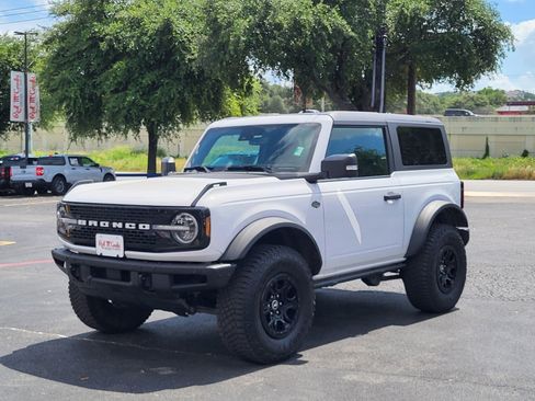 Certified 2023 Ford Bronco Wildtrak AWD/4WD image 8