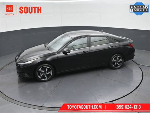 Used 2023 Hyundai Elantra Limited image 46