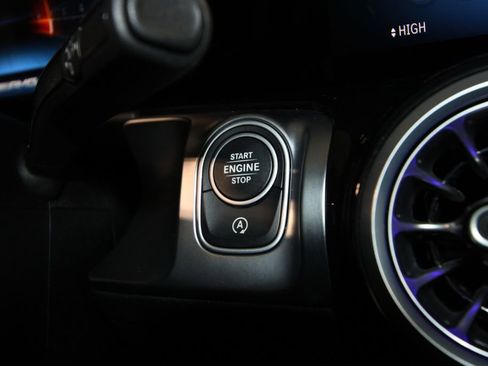 Used 2025 Mercedes-Benz GLB 35 AMG 4MATIC image 12